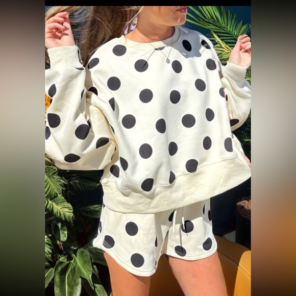1137. Polka dot sweatshirt and shorts set white black - Picture 2 of 2